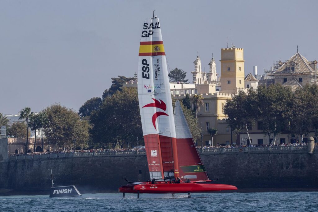 Si vienes a Cádiz a disfrutar de la Sail GP, aprovecha para sumergirte en la apasionante historia de esta ciudad milenaria