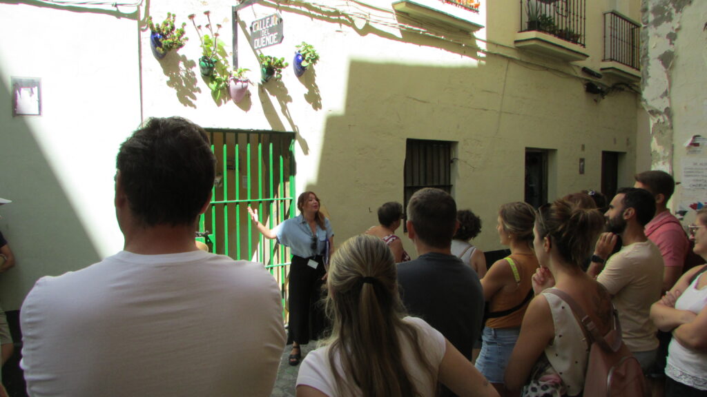 BARRIO DEL PÓPULO. HISTORIA DEL CALLEJÓN DEL DUENDE. CÁDIZ.